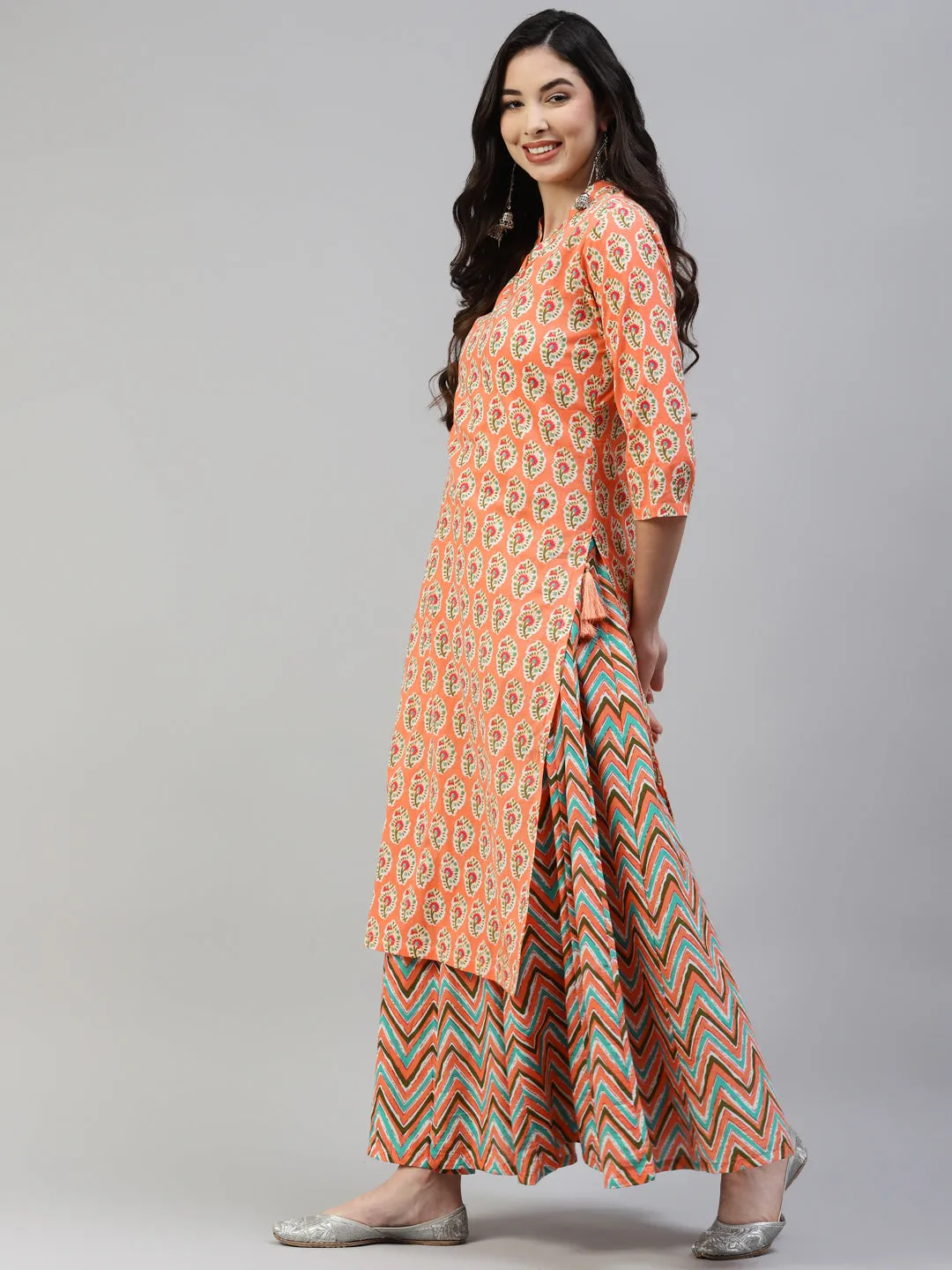 Women Peach Cotton Print Straight Kurta With Skirt